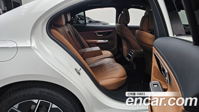 Mercedes-Benz E-Class 2026 — photo 17