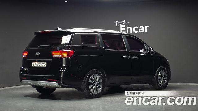 Kia Canival 2018 — photo 2