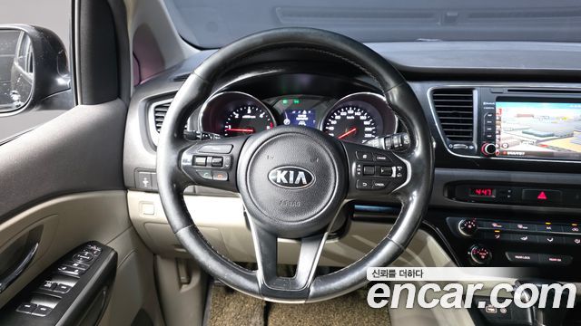 Kia Canival 2018 — photo 13