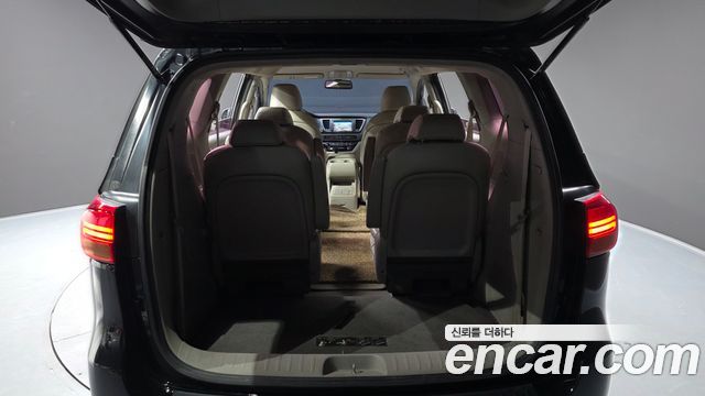 Kia Canival 2018 — photo 20