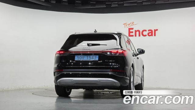Audi Q4 e-tron 2022 — photo 4