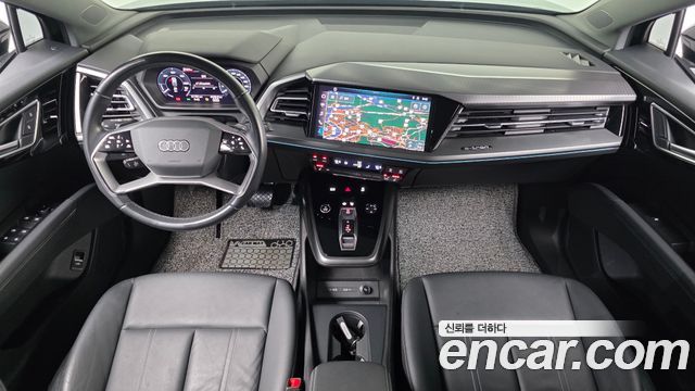 Audi Q4 e-tron 2022 — photo 10
