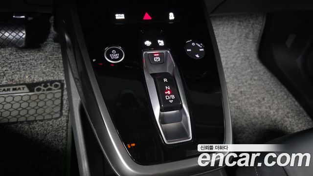 Audi Q4 e-tron 2022 — photo 12