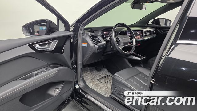 Audi Q4 e-tron 2022 — photo 13