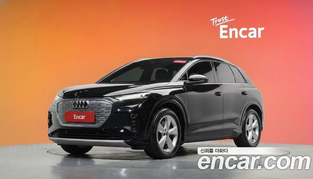 Audi Q4 e-tron 2022 — photo 1
