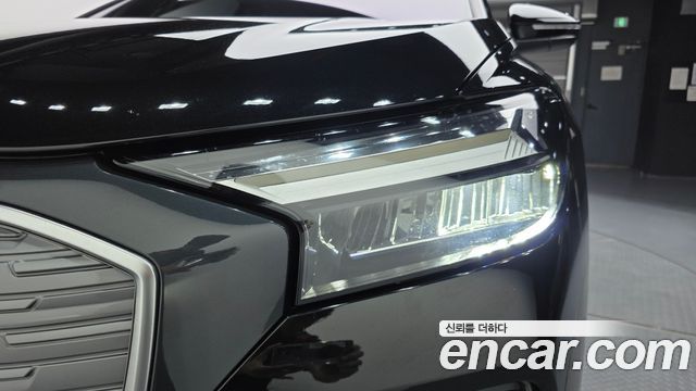 Audi Q4 e-tron 2022 — photo 8