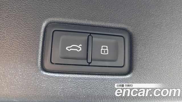 Audi Q4 e-tron 2022 — photo 30
