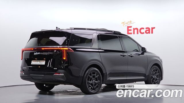 Kia Canival 2025 — photo 2