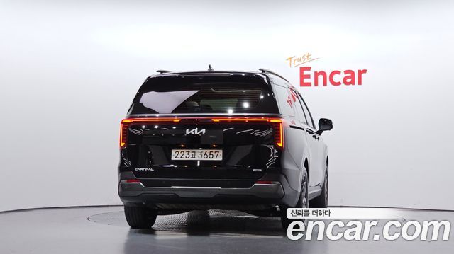 Kia Canival 2025 — photo 4