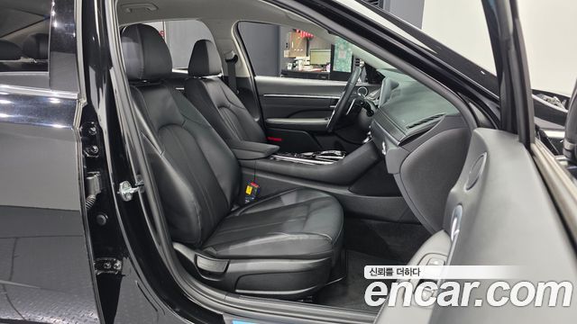 Hyundai Sonata 2022 — photo 17