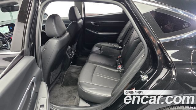 Hyundai Sonata 2022 — photo 16