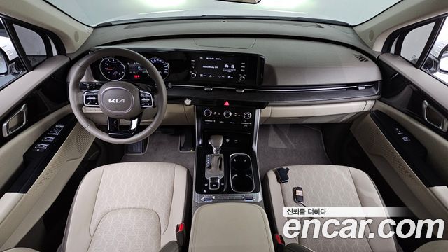 Kia Canival 2023 — photo 7