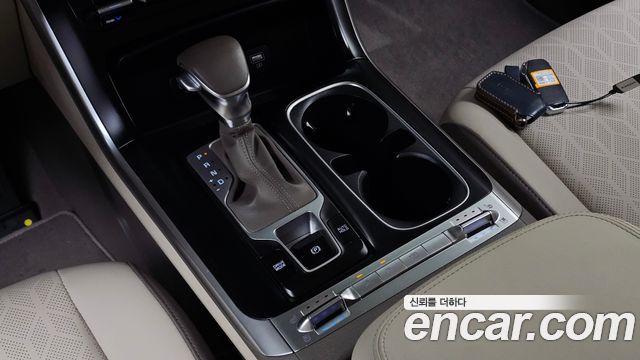 Kia Canival 2023 — photo 9
