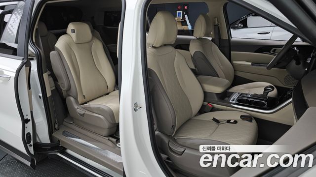 Kia Canival 2023 — photo 11