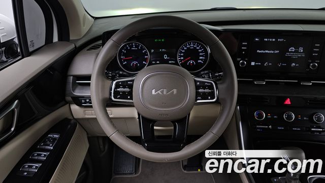Kia Canival 2023 — photo 12