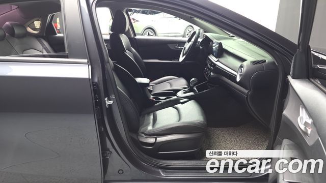 Kia K3 2022 — photo 16