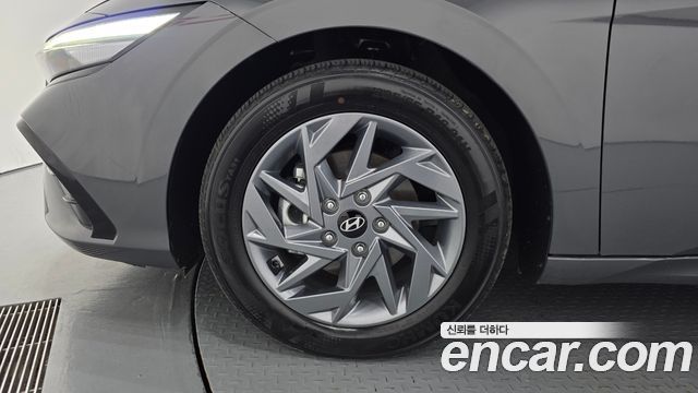 Hyundai AVANTE 2025 — photo 5