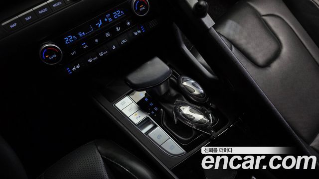 Hyundai AVANTE 2025 — photo 9