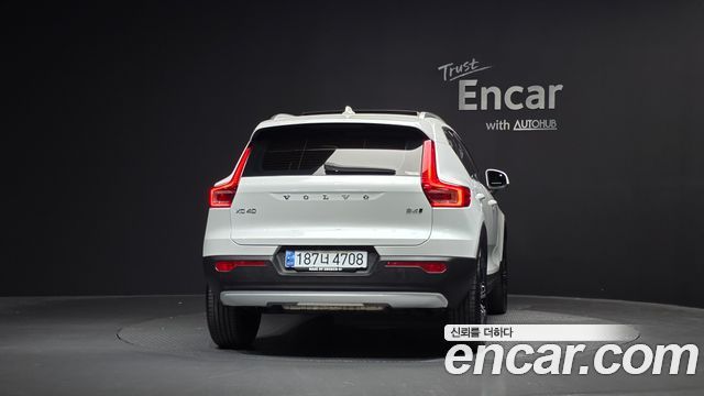 Volvo XC40 2021 — photo 4