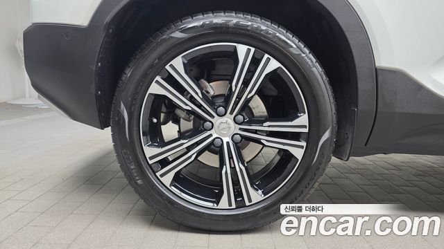 Volvo XC40 2021 — photo 5