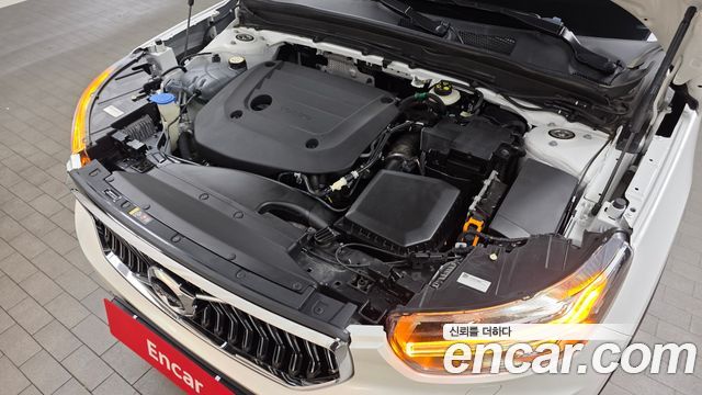 Volvo XC40 2021 — photo 6