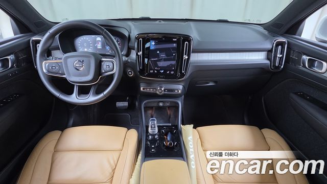 Volvo XC40 2021 — photo 10