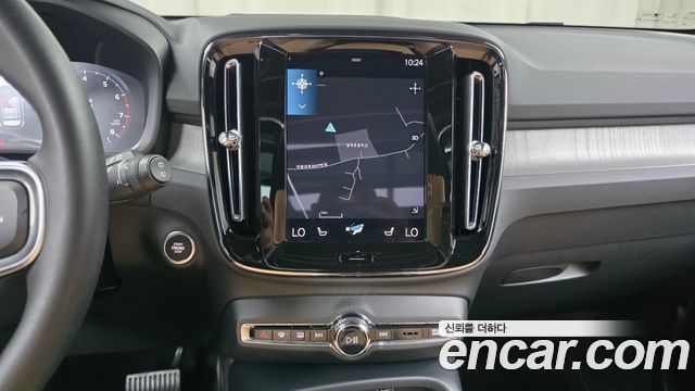 Volvo XC40 2021 — photo 21