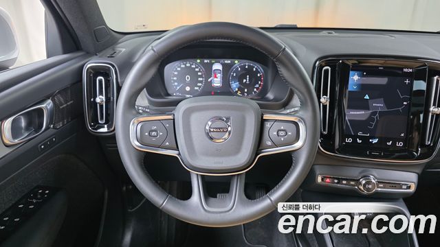Volvo XC40 2021 — photo 22
