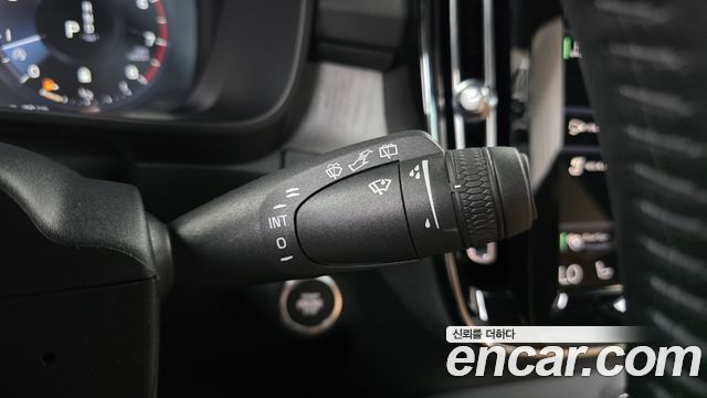 Volvo XC40 2021 — photo 26