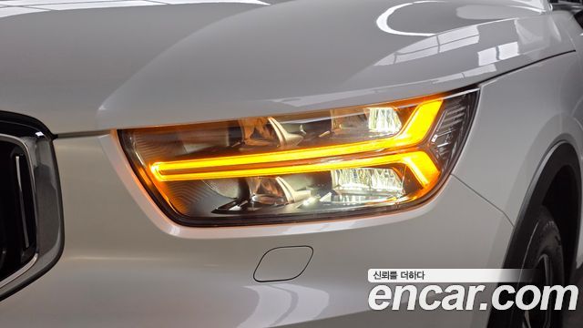 Volvo XC40 2021 — photo 8