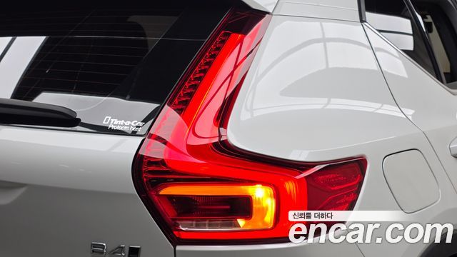 Volvo XC40 2021 — photo 9