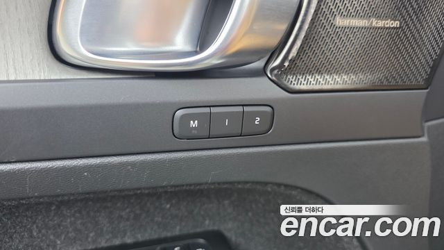 Volvo XC40 2021 — photo 29