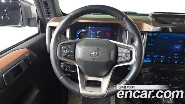 Ford Bronco 2022 — photo 19