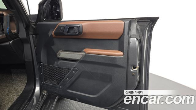 Ford Bronco 2022 — photo 14