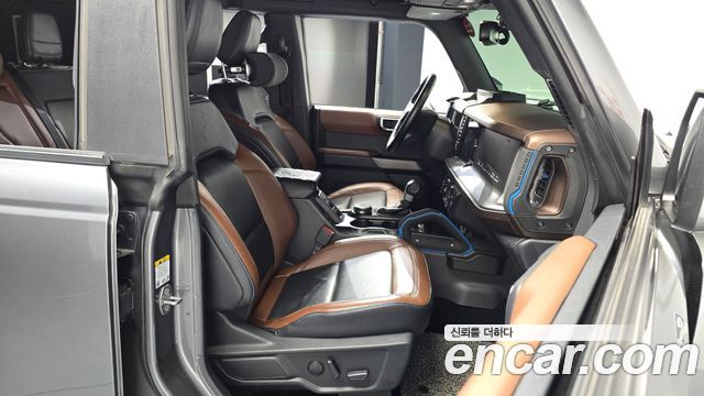 Ford Bronco 2022 — photo 16