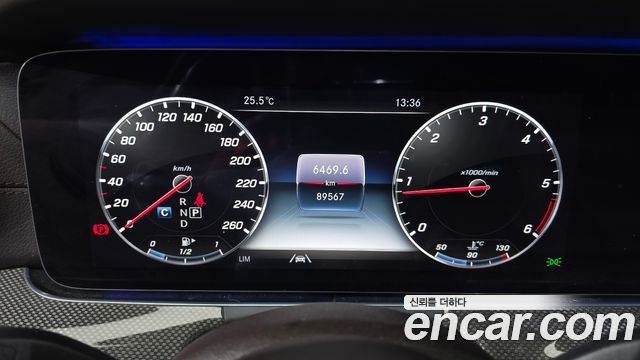 Mercedes-Benz CLS-Class 2020 — photo 11