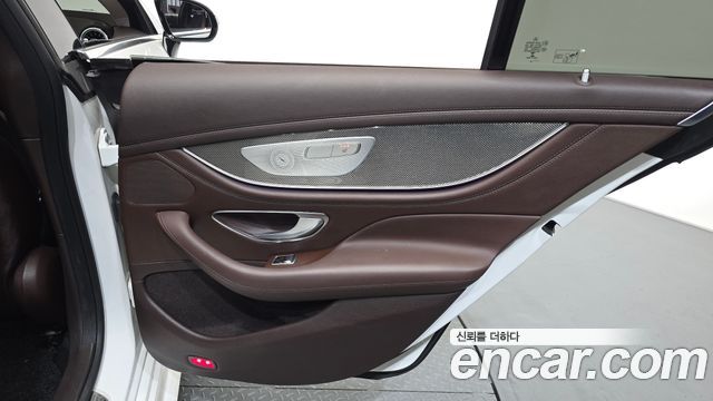 Mercedes-Benz CLS-Class 2020 — photo 15
