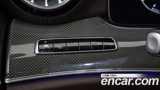Mercedes-Benz CLS-Class 2020 — photo 27