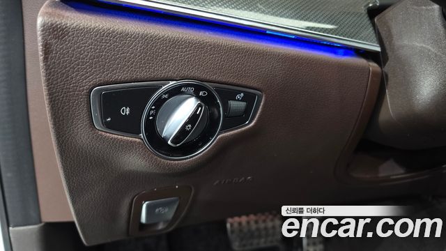 Mercedes-Benz CLS-Class 2020 — photo 28