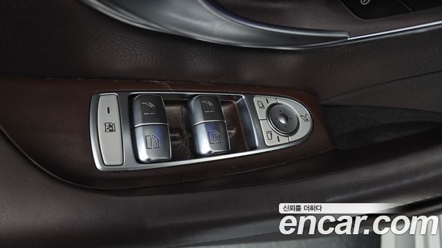 Mercedes-Benz CLS-Class 2020 — photo 30
