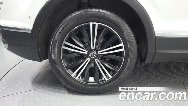 Volkswagen Tiguan 2021 — photo 5