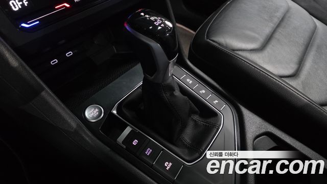 Volkswagen Tiguan 2021 — photo 12