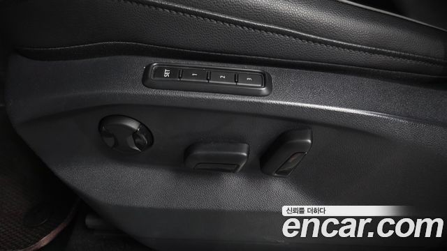 Volkswagen Tiguan 2021 — photo 25
