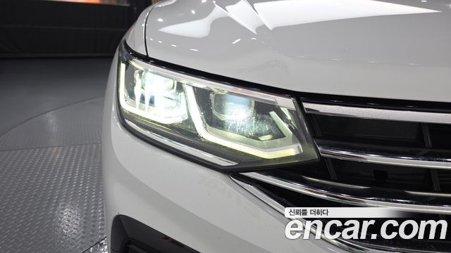 Volkswagen Tiguan 2021 — photo 8