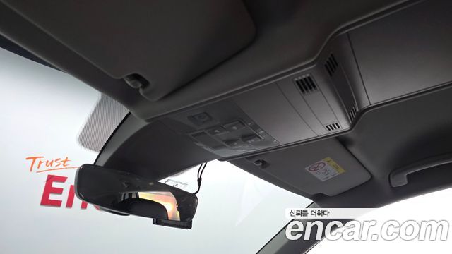 Volkswagen Tiguan 2021 — photo 28