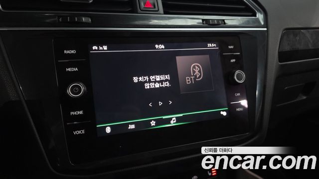 Volkswagen Tiguan 2021 — photo 34