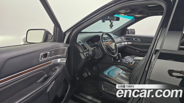 Ford Explorer 2016 — photo 10