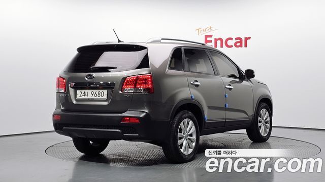 Kia Sorento 2011 — photo 2
