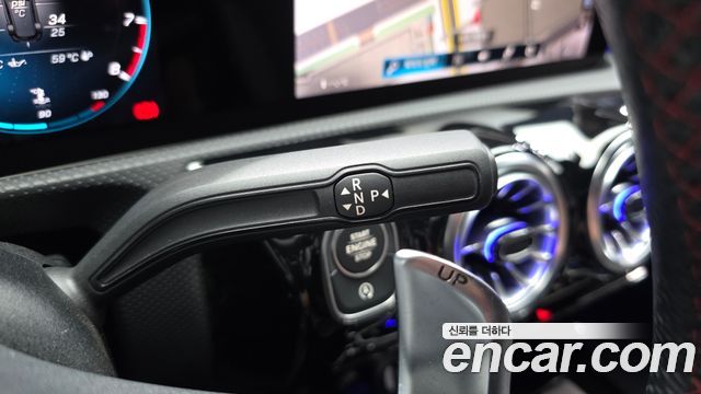 Mercedes-Benz A-Class 2023 — photo 12