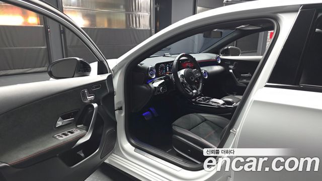 Mercedes-Benz A-Class 2023 — photo 13